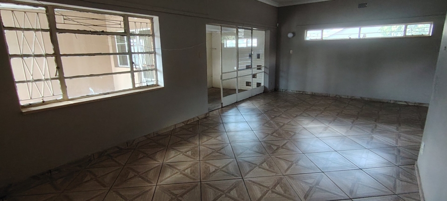 To Let Commercial Property for Rent in Wilkoppies North West